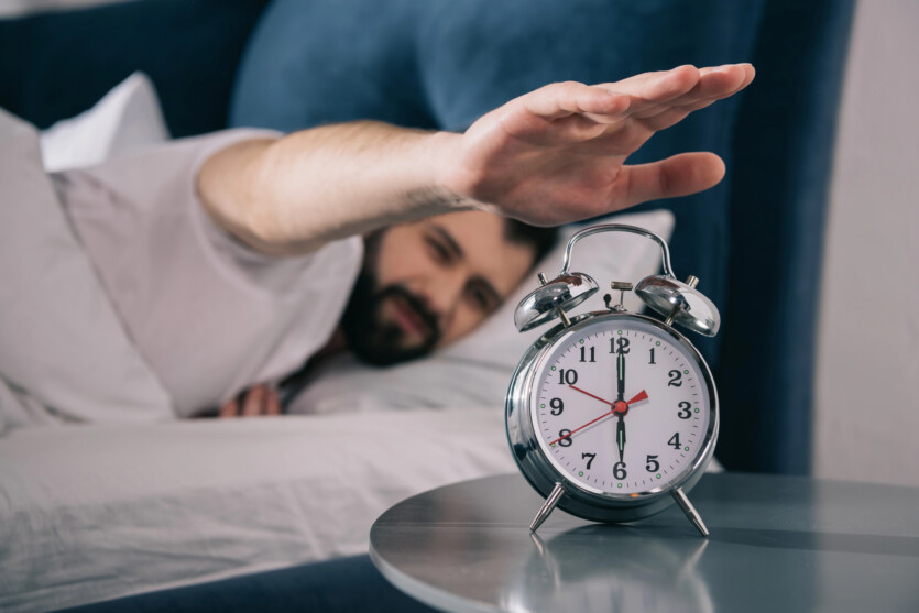 Five More Minutes Putting Off The Alarm Ruins Sleep And Rest