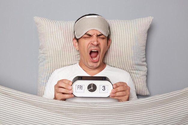 What Is Sleep Inertia? And How Can You Minimize It Naturally